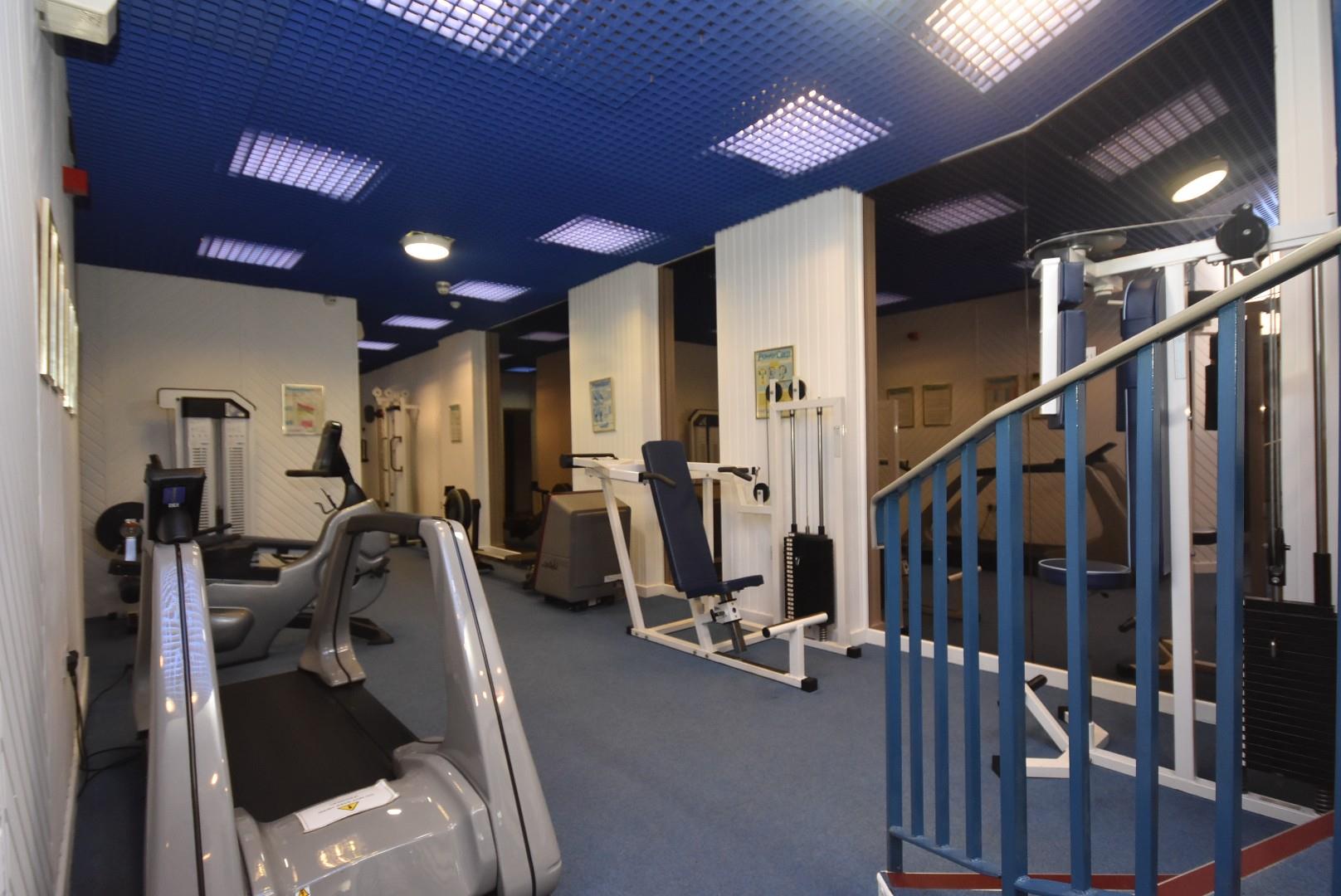 30 Alexandra Court, The Esplanade, Penarth, CF64 3LA